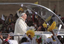 Papamóvil ya se encuentra en Chile y es custodiado bajo estricto celo policial