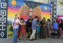 Mujeres andinas realizan mural en Hospital San Juan de Dios