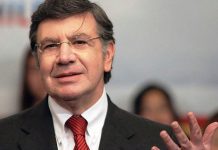 JOAQUÍN LAVÍN PRESENTÓ “LA FARMACIA DE LA CLASE MEDIA” EN LAS CONDES