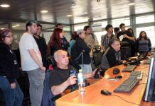 Visita a la Sala COM: Estudiantes de informática de la UPLA se sorprenden con procesos remotos en División Andina