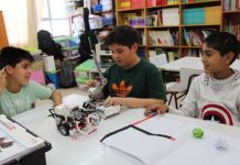 Alumnos de Escuela Almendral se lucieron con espectacular robot reciclador en 6° Feria de la Ciencia de Explora en Valparaíso