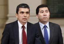 FISCALES GAJARDO Y NORAMBUENA PRESENTARON SU RENUNCIA AL MINISTERIO PÚBLICO MOLESTOS POR SALIDA ALTERNATIVA AL CASO MOREIRA