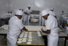 Internos elaboran pan que se consume en cárceles del Aconcagua