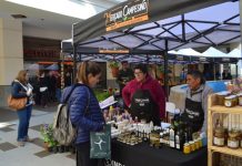 Manjar de leche de cabra y productos hechos a base de miel destaca mercado campesino a Mall Marina