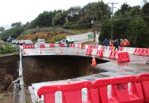 Gigantesco socavón deja frente de mal tiempo entre Zapallar y Maitencillo