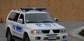 PDI FISCALIZA A EXTRANJEROS EN CÉNTRICA GALERÍA DE VIÑA DEL MAR