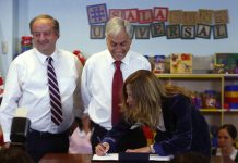 PIÑERA FIRMA PROYECTO DE SALA CUNA UNIVERSAL Y PIDE APROBARLO ANTES DEL 18 DE SEPTIEMBRE
