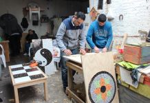 Internos de San Felipe elaboran exclusivas mesas con mosaicos