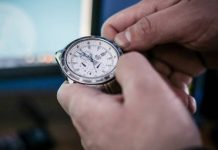 Horario de verano: Cómo configurar los teléfonos si no hicieron el cambio automático