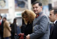 COMANDANTE EN JEFE DEL EJÉRCITO: MIS VIAJES SON “TODOS REGULARES”