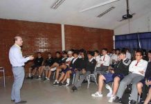 Con charla de electricidad industrial: Programa Andina más Cerca visita a alumnos del Liceo Mixto