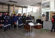 Charla de Codelco Andina: Estudiantes del Liceo de Til Til conocen qué hace un laboratorio metalúrgico en la industria del cobre