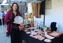 EMPRENDEDORA DEJÓ LA SELVA AFRICANA Y SE INSTALÓ EN CARTAGENA CON ORIGINAL ARTESANÍA EN GREDA