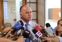 SAG activa protocolo tras autodenuncia por presencia de listeria en fruta chilena en Estados Unidos