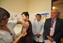 Autoridades realizaron un fuerte refuerzo a la campaña de vacunación para jóvenes contra el sarampión