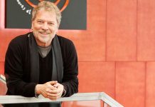 Franco Simone vuelve con sus grandes éxitos a deslumbrar en Enjoy Santiago