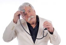 Este viernes 29 de marzo: Una rutina sin censura y para morir de la risa: Iván Arenas presenta “El 4to infarto” en Enjoy Santiago