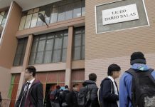 PROFESORES DEL DARÍO SALAS PIDEN TERMINAR CON VIOLENCIA TRAS ATAQUE CON BENCINA A DOCENTE