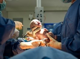Baja natalidad en Chile: más allá de los números