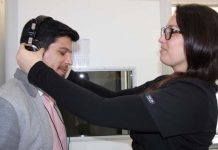 ¿Sabe a qué señales debe estar atento si usa audífonos en forma frecuente y a gran volumen?