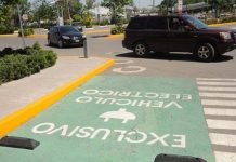 Vehículos eléctricos e híbridos no pagaran estacionamiento en playas de Zapallar durante el próximo verano