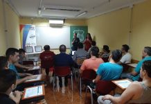 Internos sanfelipeños se convierten en restauradores de muebles