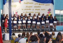 San Felipe: Alumnas de octavo del Liceo Corina Urbina culminan la enseñanza básica con su ceremonia de Licenciatura