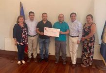 Gobernador de Los Andes hace entrega de Fondos Sociales Presidente de la República a organizaciones de Los Andes.