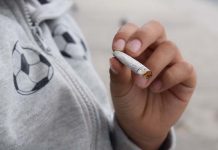 Especialista entrega las claves de por qué los adolescentes prueban el cigarro o la marihuana