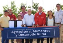 Presidente Piñera junto al Ministro Walker firman proyecto de ley que crea el Ministerio de Agricultura, Alimentos y Desarrollo Rural