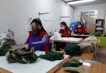 GENDARMES RECIBEN MASCARILLAS CONFECCIONADAS POR INTERNOS