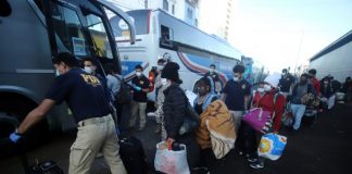 UNOS 450 BOLIVIANOS TERMINAN CUARENTENA EN CHILE Y RETORNAN A SU PAÍS