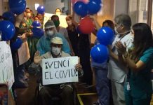 VIDEO / HOSPITAL CARLOS VAN BUREN DA DE ALTA A PRIMER PACIENTE RECUPERADO DE COVID-19 QUE ESTUVO CON VENTILACIÓN MECÁNICA