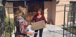 Municipalidad de Los Andes reparte a domicilio cajas de mercadería a familias afectadas por la crisis