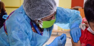 DIEZ PERSONAS RECIBIERON SEGUNDA DOSIS EQUIVOCADA EN SAN BERNARDO: LES CORRESPONDÍA PFIZER Y SE LES ADMINISTRÓ SINOVAC