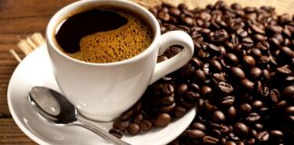 ¿Cuántas tazas de té y café son recomendables al día?