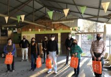 Codelco Andina comienza entrega de kit de higiene y limpieza a vecinos del Camino Internacional