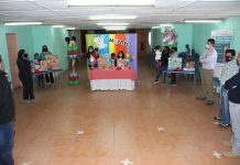 Empresa Montec, contratista de División Andina, entrega regalos a niños de Río Blanco