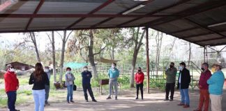 Autoridades visitan y coordinan trabajo con histórico club deportivo de Calle Larga