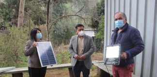 Comunidad mapuche de Padre Las Casas instala sistema de iluminación solar con aporte del Programa Chile Indígena