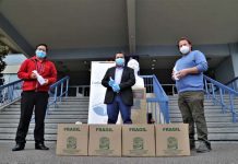 PUCV junto a reconocida fábrica de licores porteña fabricaron alcohol 70° para donarlo al Hospital van Buren