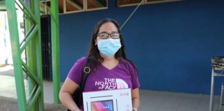 Estudiantes de prekinder a cuarto básico de Calle Larga reciben tablet y conexión a internet