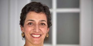 Tan lejos, tan cerca