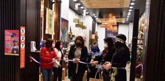 CONADI inaugura primera tienda en un mall para reactivar economía de mujeres mapuche