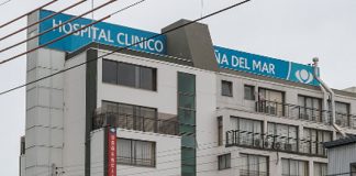 Dueña de casa recibe indemnización por mal procedimiento médico tras infección que casi le cuesta los dedos y mano izquierda