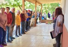 Personas mayores de Calle Larga participan en Campeonato de Juegos Tradicionales