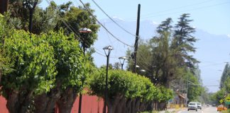 Avanzan obras de instalación y ampliación de cobertura de luminarias públicas en Ruta E-57 de Calle Larga