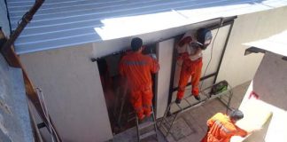 Internos de Los Andes construyen cuartel para la brigada contra incendios de la unidad.