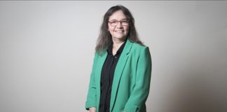 Intérpretes en lengua de señas, su rol y desafíos