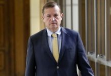 Luis Pardo llamó a autoridades frenteamplistas y octubristas de la región a pedir perdón a carabineros.